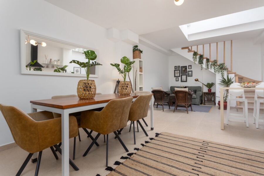 Fotografía del comedor y sala de estar : Casa Mata Violeta en Alquiler - Estepona - Costal del Sol • Casa Mata Violeta en Alquiler - Estepona - Costal del Sol Fotografía del Comedor